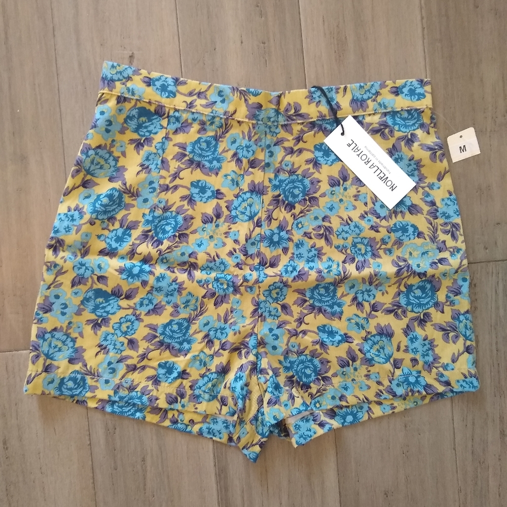 Novella Royale floral high waisted shorts